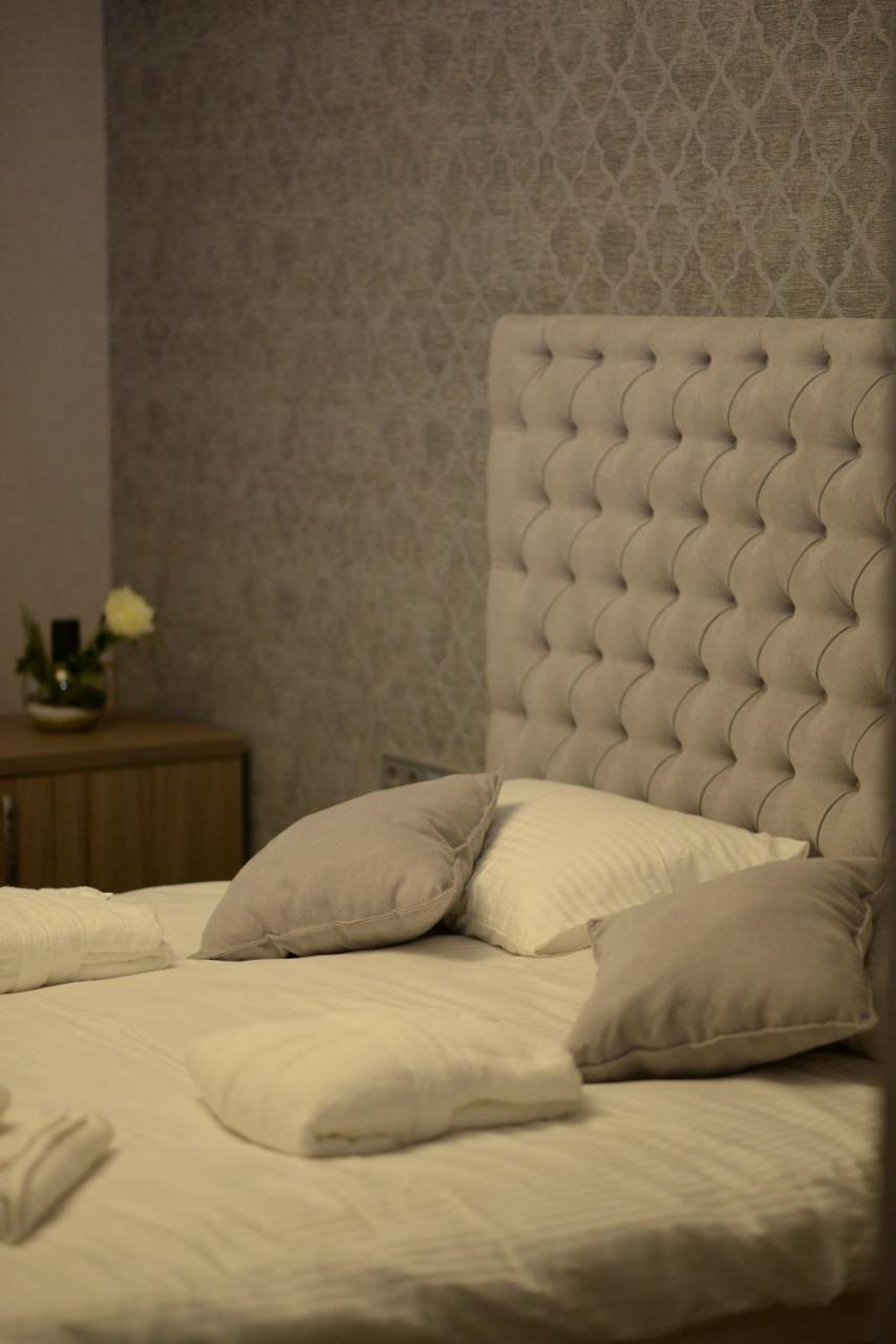 Apart Hotel Lake Apartments Kiev Bagian luar foto