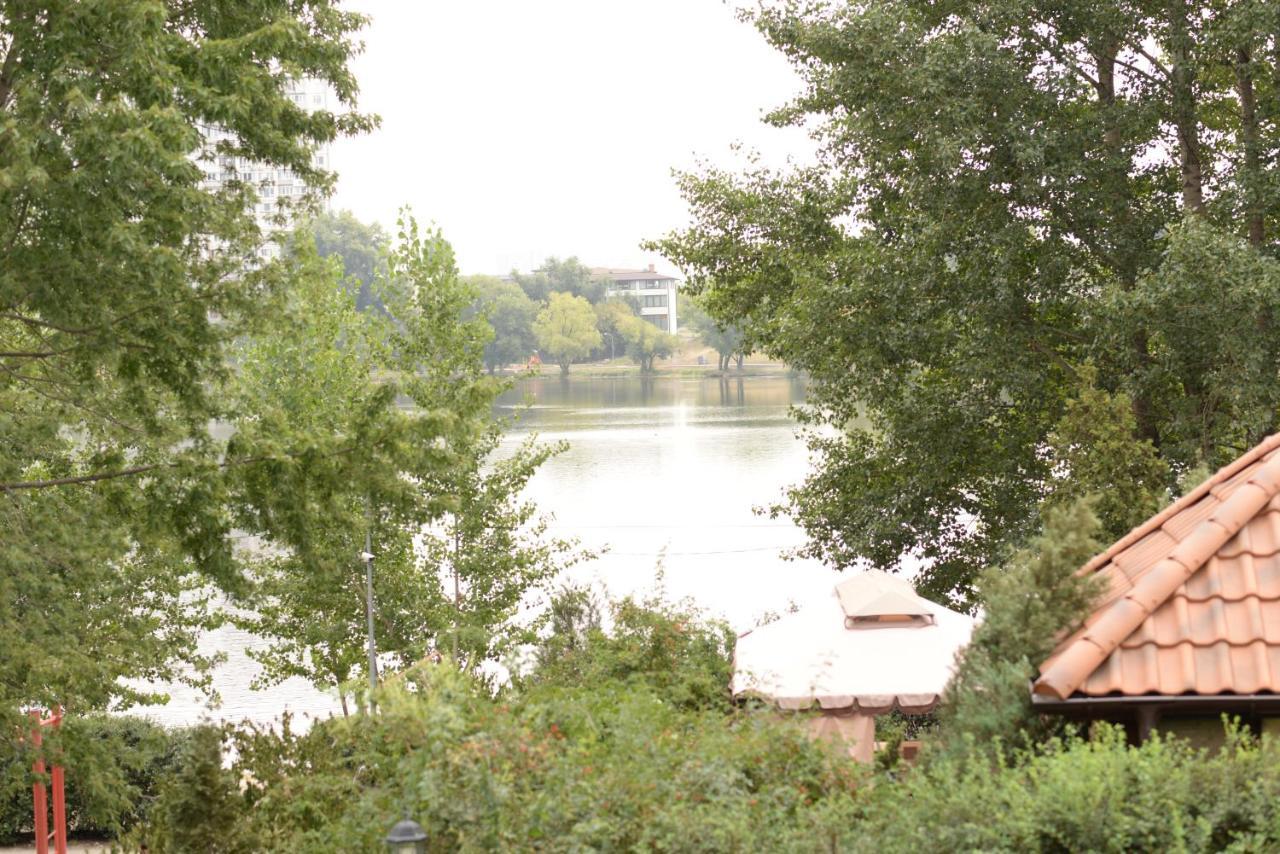 Apart Hotel Lake Apartments Kiev Bagian luar foto