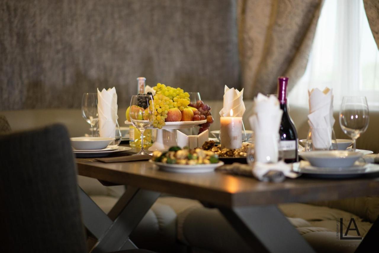 Apart Hotel Lake Apartments Kiev Bagian luar foto