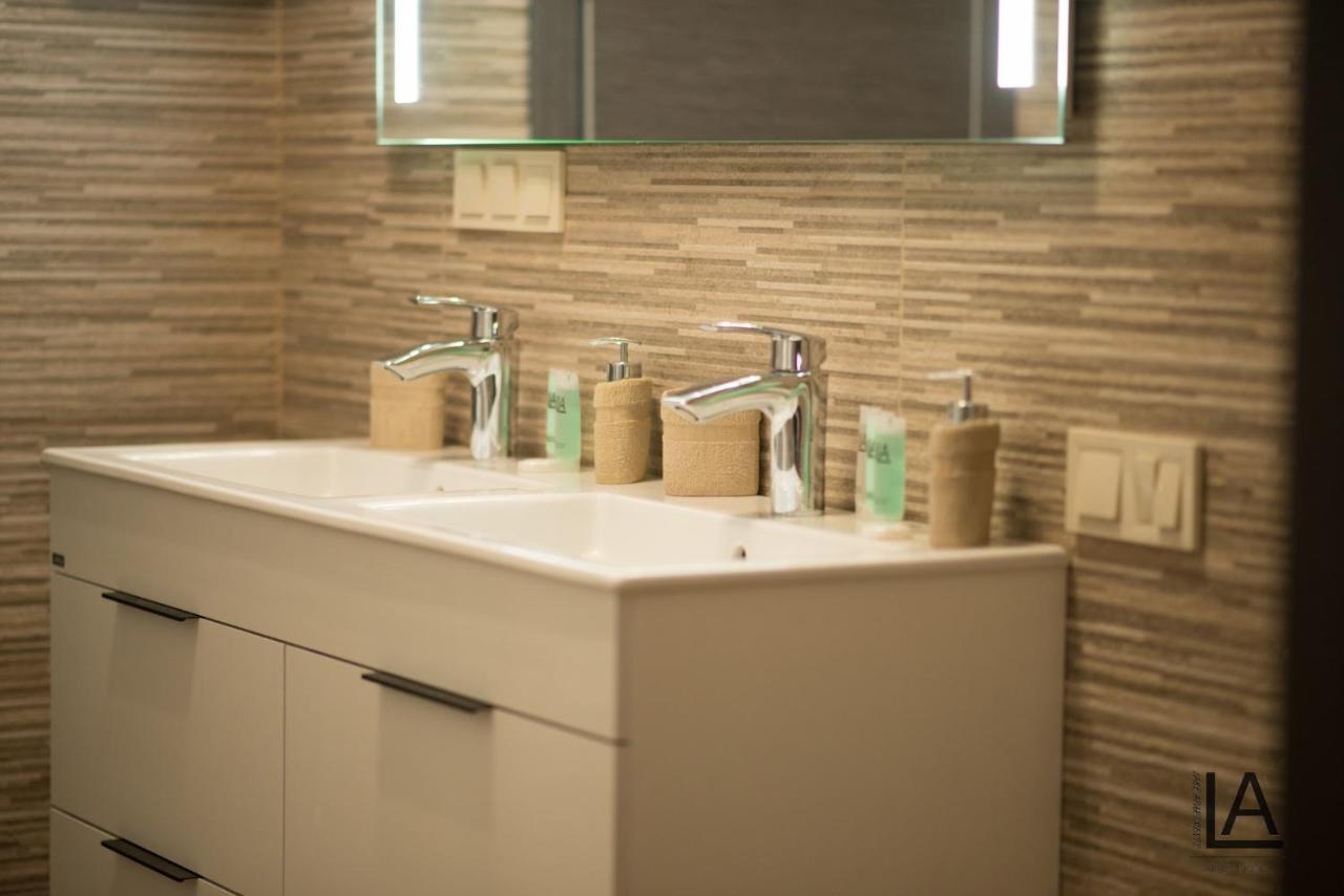 Apart Hotel Lake Apartments Kiev Bagian luar foto