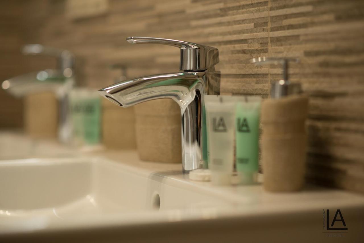 Apart Hotel Lake Apartments Kiev Bagian luar foto